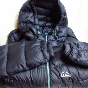 LL Bean Women's Ultralight 850 Down Jacket